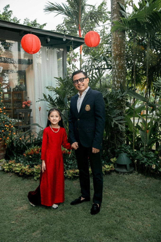 Doanh nhân Huỳnh Trung Nam từng có 10 năm (1989-1999) làm việc và phụ trách kinh doanh tại Xí nghiệp Liên hiệp Ba Son của Bộ Quốc phòng. Sau đó, ông đảm nhiệm vị trí Tổng Giám đốc Công ty TNHH Hồ Gươm trong 3 năm.