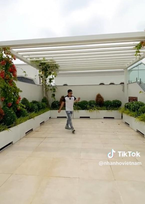 Từng ngóc ngách trong biệt thự của Việt Hương đều rất hoành tráng.