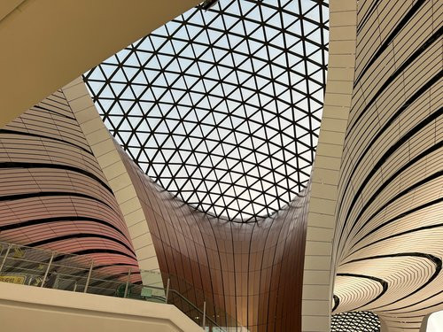 Thiết kế hoành tráng bên trong sân bay Đại Hưng.