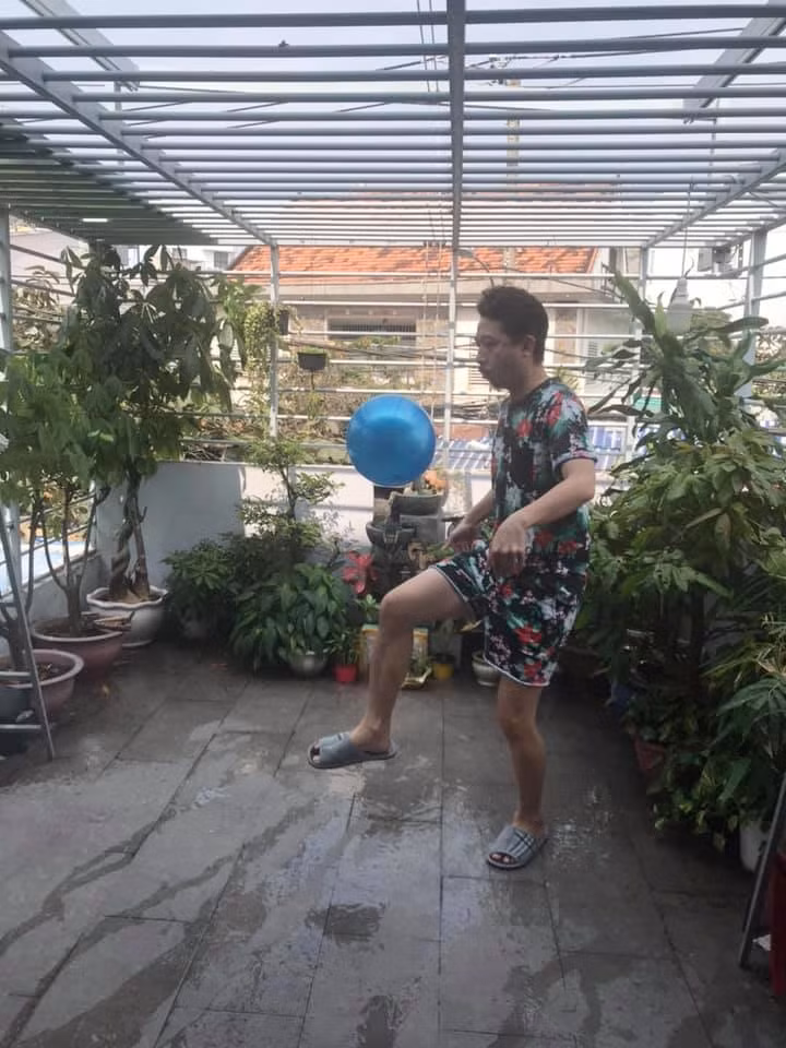 Vài năm trước, vườn nhà Hứa Minh Đạt khá đơn sơ. Ảnh: FBNV