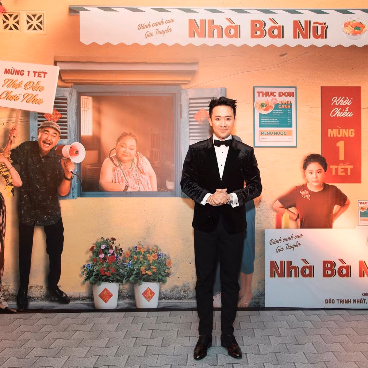 Lấn sân sang lĩnh vực điện ảnh, Trấn Thành liên tiếp thắng lớn với hai bộ phim Bố Già và Nhà Bà Nữ. Với Bố Già, Trấn Thành gây sốt với con số 400 tỷ. Và kỷ lục này được dự đoán sẽ bị Nhà Bà Nữ phá vỡ trong thời gian tới. Ảnh: FBNV