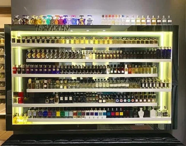 Chưa hết, Trấn Thành còn sở hữu bộ sưu tập nước hoa tiền tỷ khiến khán giả choáng ngọp. Ảnh: FBNV