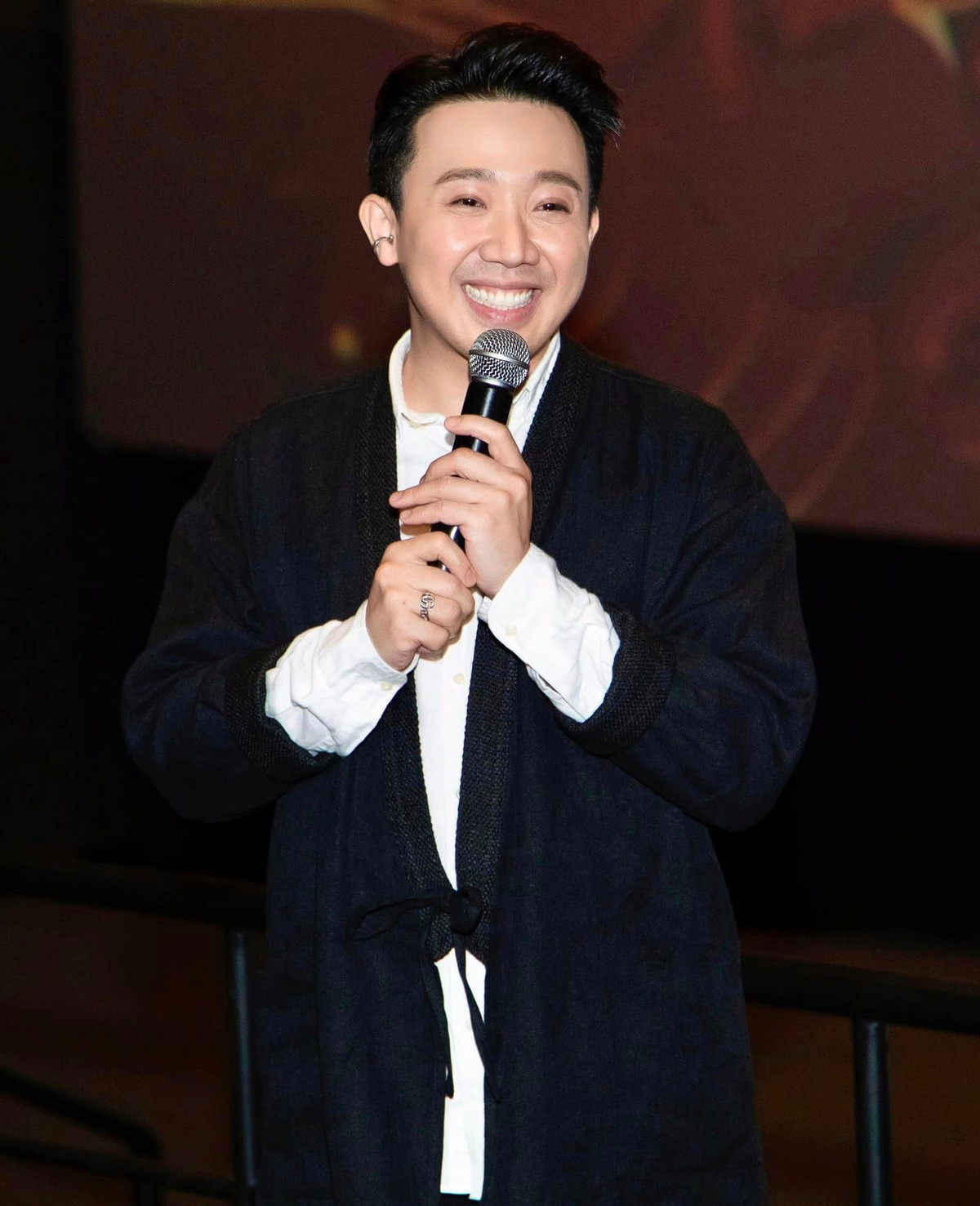 Dù chưa từng tiết lộ mức cát-xê của mình nhưng theo một số nguồn tin, Trấn Thành được trả 30-50 triệu đồng cho mỗi tập lên sóng. Ảnh: FBNV