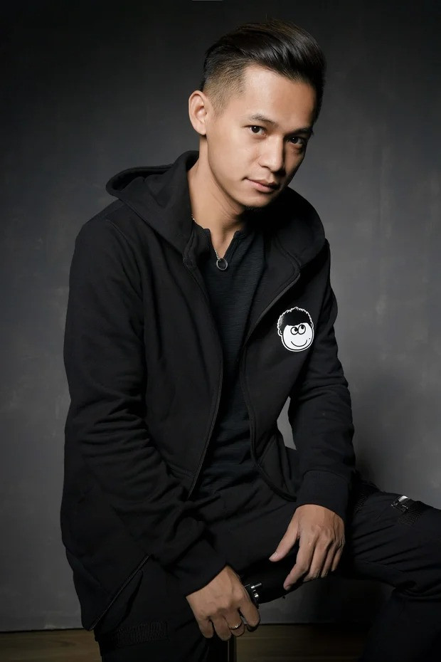 Nổi lên cùng với tựa game PUBG và FIFA Online, tộc trưởng Độ Mixi trở thành một trong những streamer đời đầu thành công nhất Việt Nam.