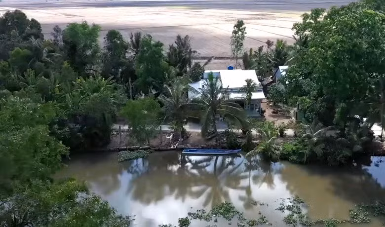 Ngôi nhà của gia đình Chương Thị Kiều nằm ở huyện Gò Quao, tỉnh Kiên Giang. Trước đây, đó là căn nhà lá dột nát, không có cửa.