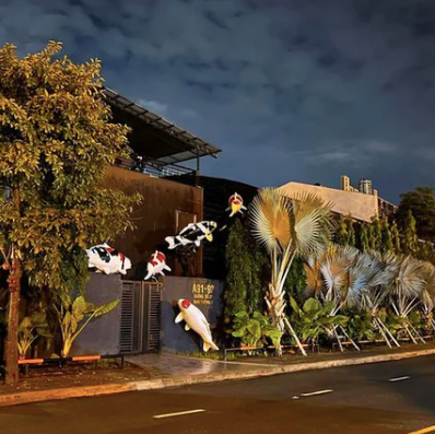 Cơ sở làm việc mới của "Vua cá Koi" tọa lạc ở quận 7, thành phố Hồ Chí Minh với khuôn viên hiện đại, khởi động kinh doanh hồi tháng 6/2022. Ảnh: FB Thang Ngo