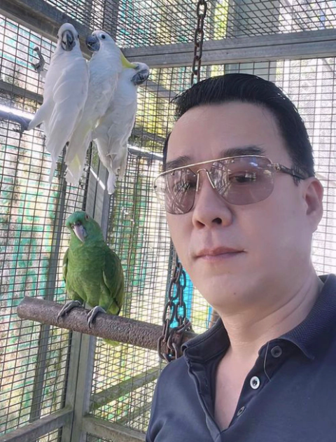 Nam doanh nhân đi Thái Lan để tham quan cá Koi, sau đó sang Nhật Bản để "truy tìm" những chú cá chất lượng. Ảnh: FB Thang Ngo