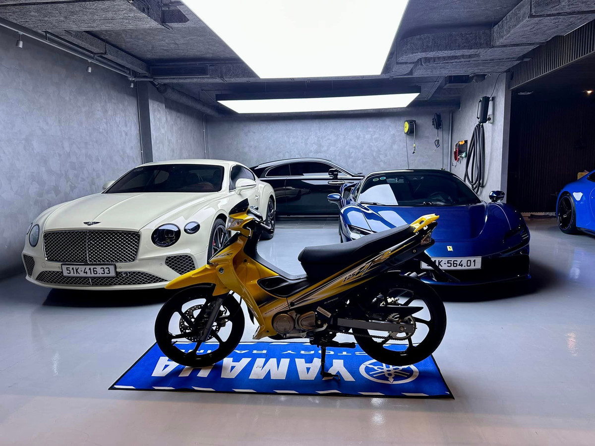 Biệt thự của Cường Đô La - Đàm Thu Trang thiết kế hiện đại, với gara có thể chứa được hơn 6 chiếc siêu xe.