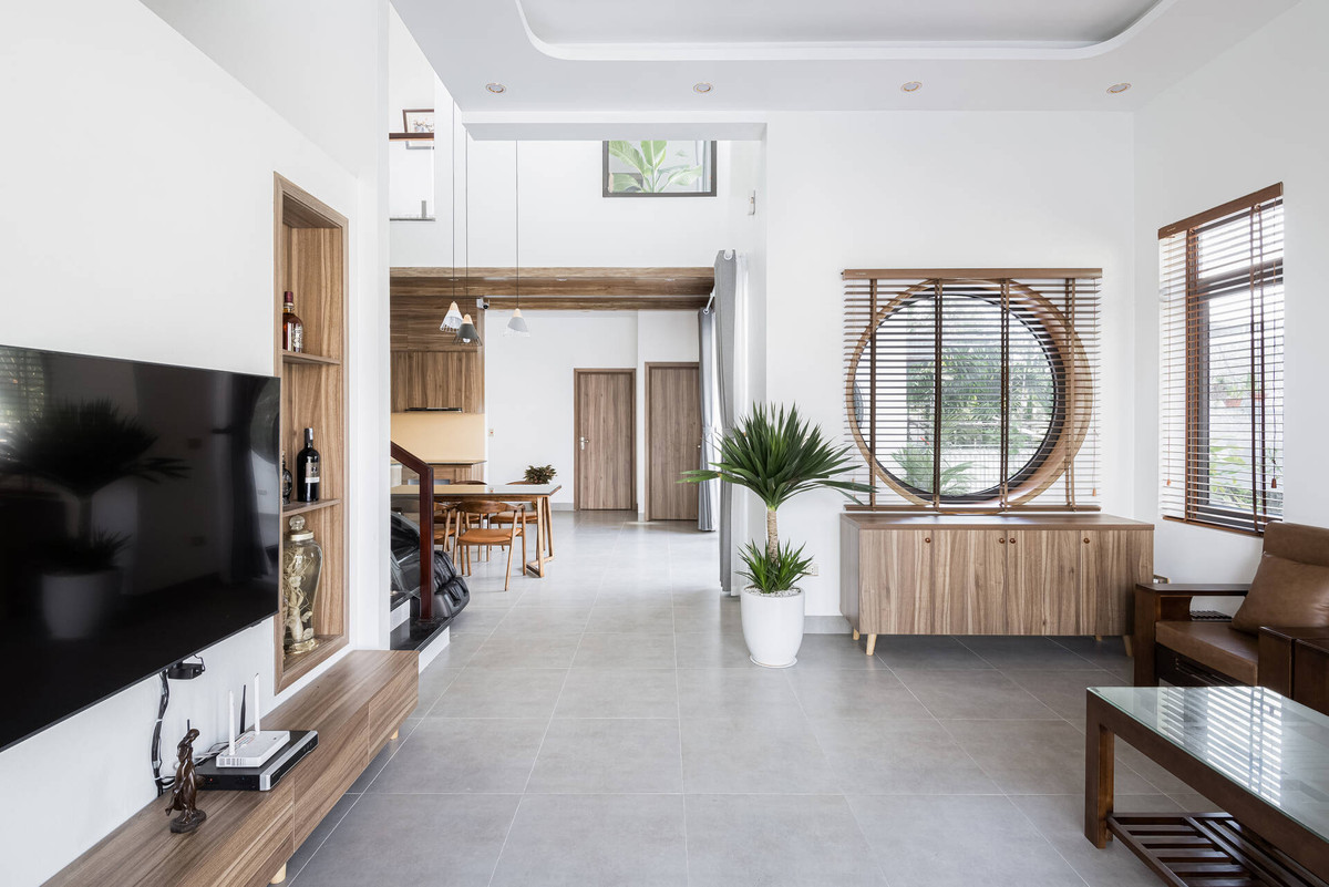 Ngôi nhà thiết kế không gian chặt chẽ, không thừa không thiếu nhưng vẫn có đủ ánh sáng tự nhiên.