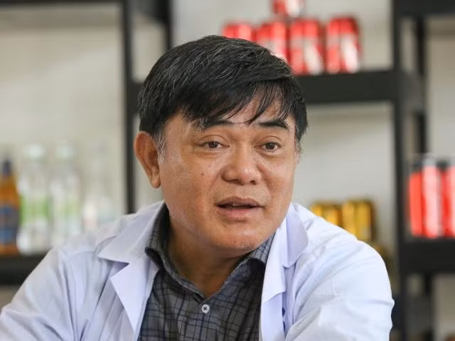 Giai đoạn đầu, tổ hợp của ông làm nhiều nghề từ nước đá, sản xuất nước ngọt, đóng bia cho đến làm nút chai cho nhà máy rượu... Ảnh: Dân Việt