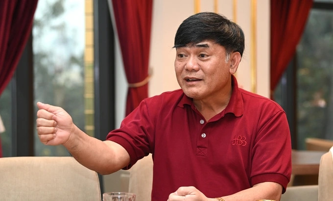 Ông Nguyễn Hữu Đường hay còn gọi đại gia 'Đường bia" được biết đến là Chủ tịch Tập đoàn Hòa Bình, trong đó khách sạn dát vàng ở Hà Nội là niềm tự hào của ông. Ảnh: Dân trí