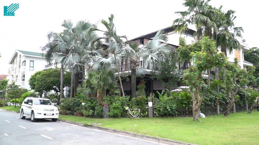 Biệt thự của Hà Kiều Anh có khuôn viên xanh mát. Nếu tính cả đất, chi phí xây dựng và nội thất thì biệt thự trị giá lên tới 400 tỷ đồng. Ảnh: 2dep