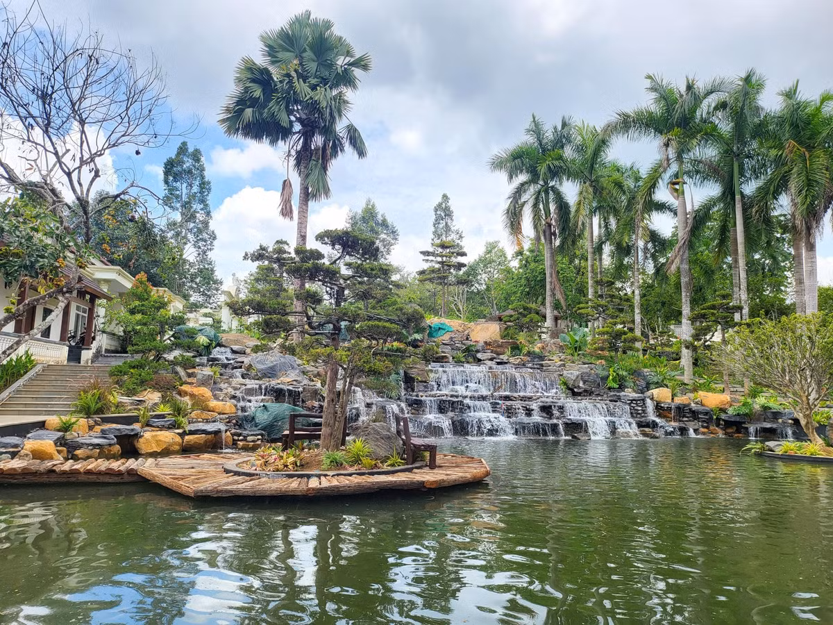 Quang cảnh không gian thoáng mát, đẹp như mơ.