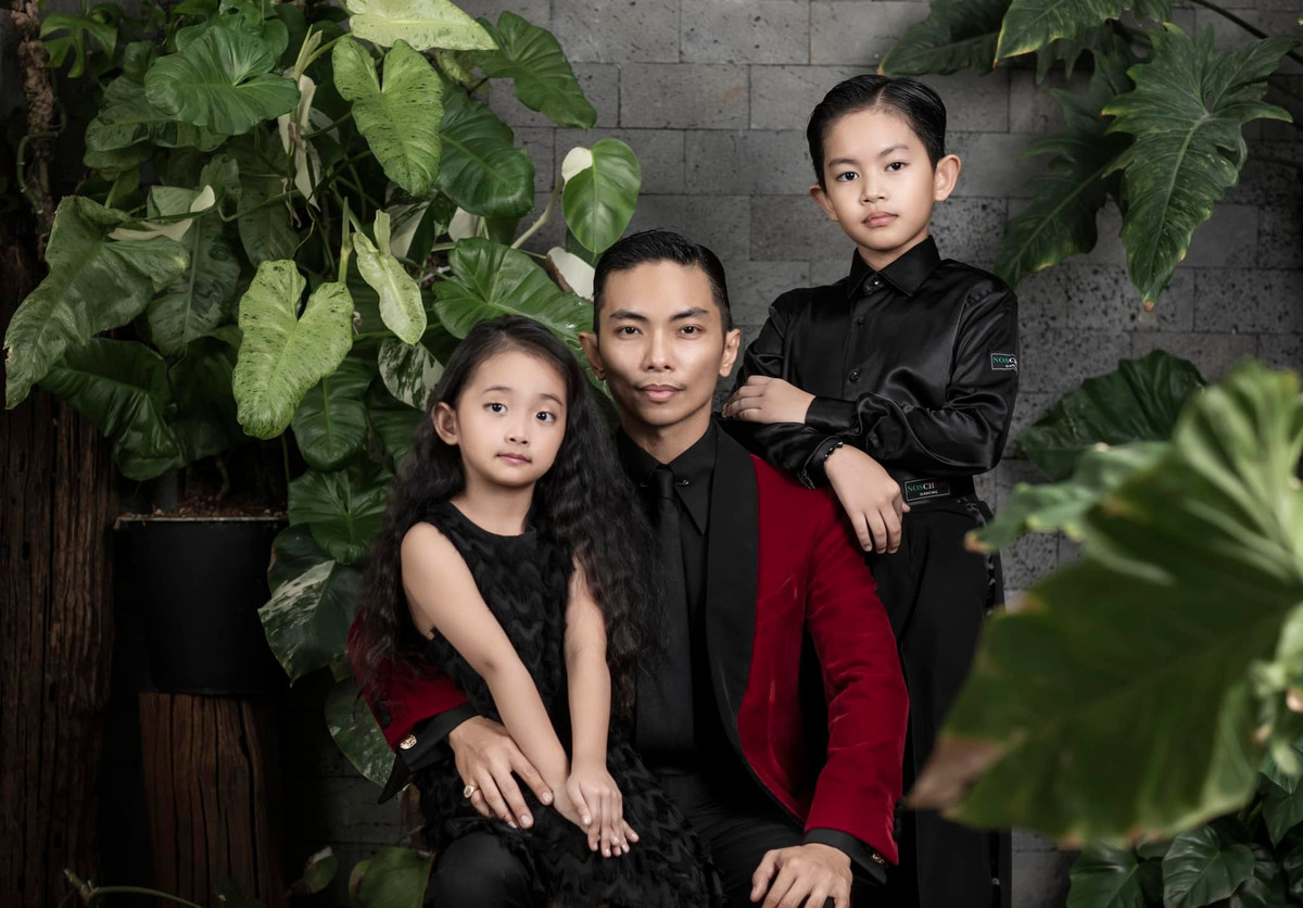 Studio ngay tại nhà khiến nhiều khán giả trầm trồ.