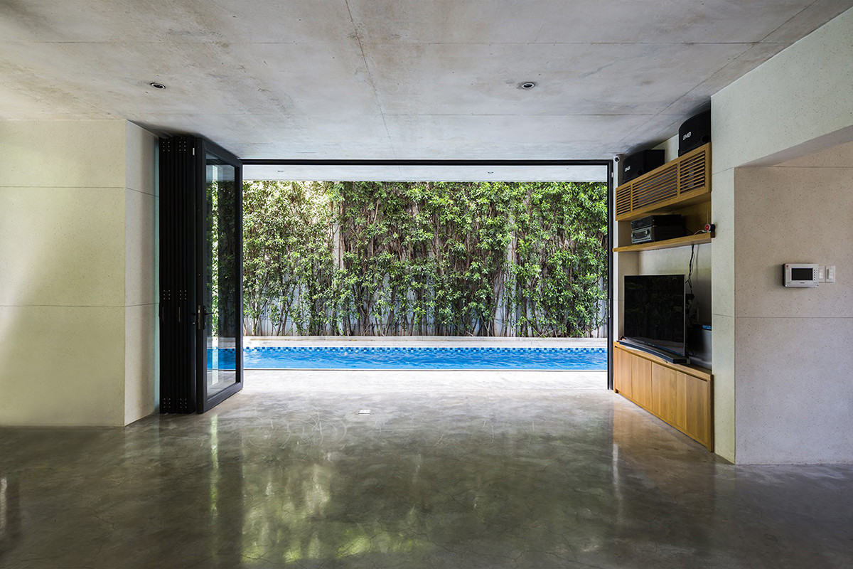 Các sàn bê tông ngang từng tầng là các sân để trồng cây.