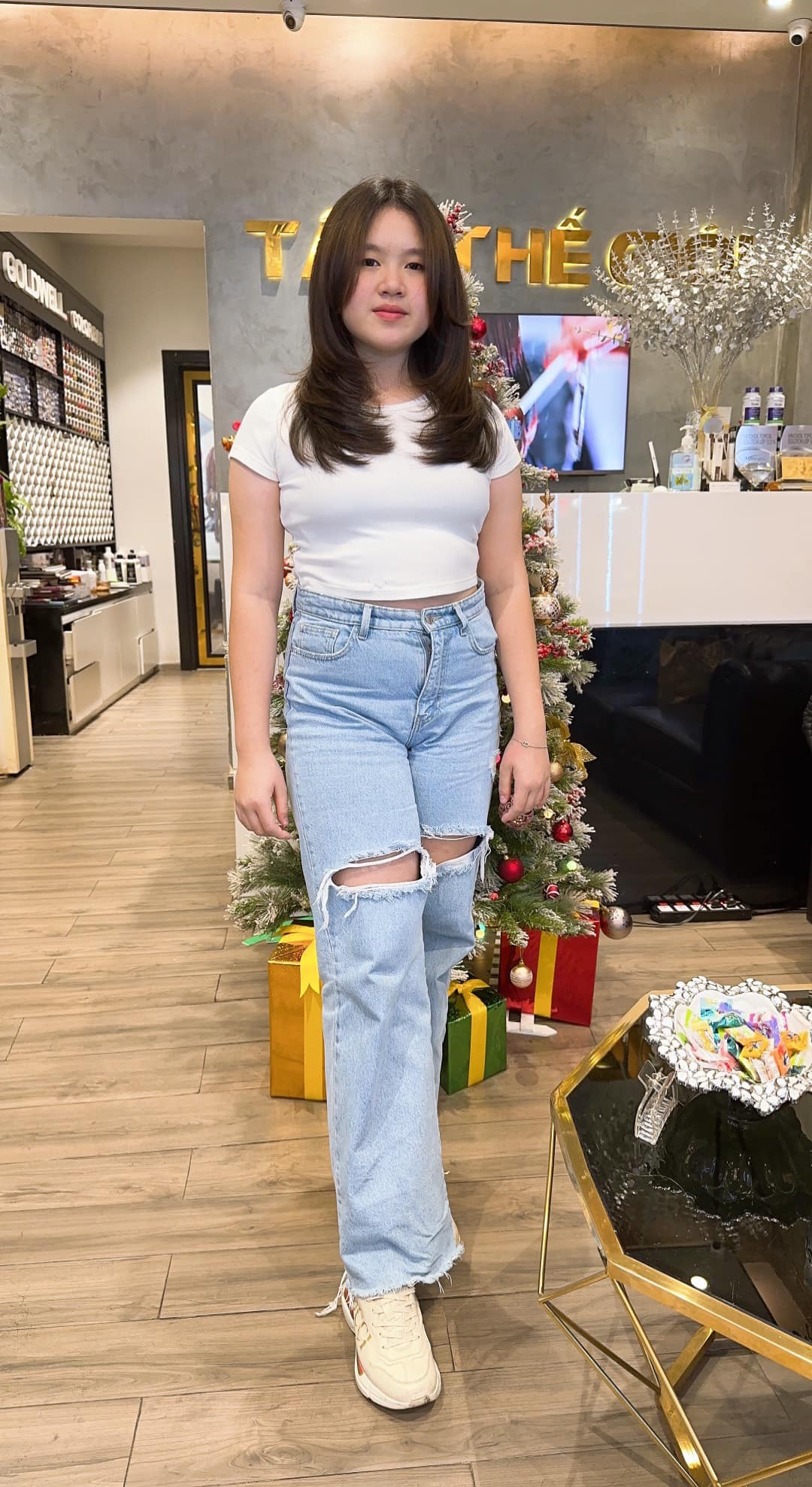 Căn biệt thự này rộng đến 600m2, đủ khiến nhiều người phải choáng ngợp về độ xa xỉ. Ảnh: FBNV