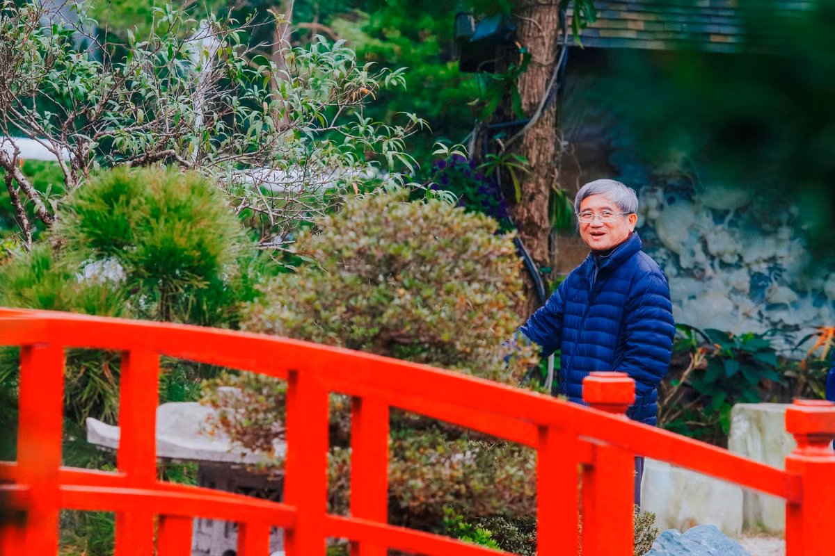  Phó Chủ tịch FPT Bùi Quang Ngọc được biết đến với căn biệt thự Sen tọa lạc trên khu đất 3.000 m2 tại Đại Lải, Vĩnh Phúc.