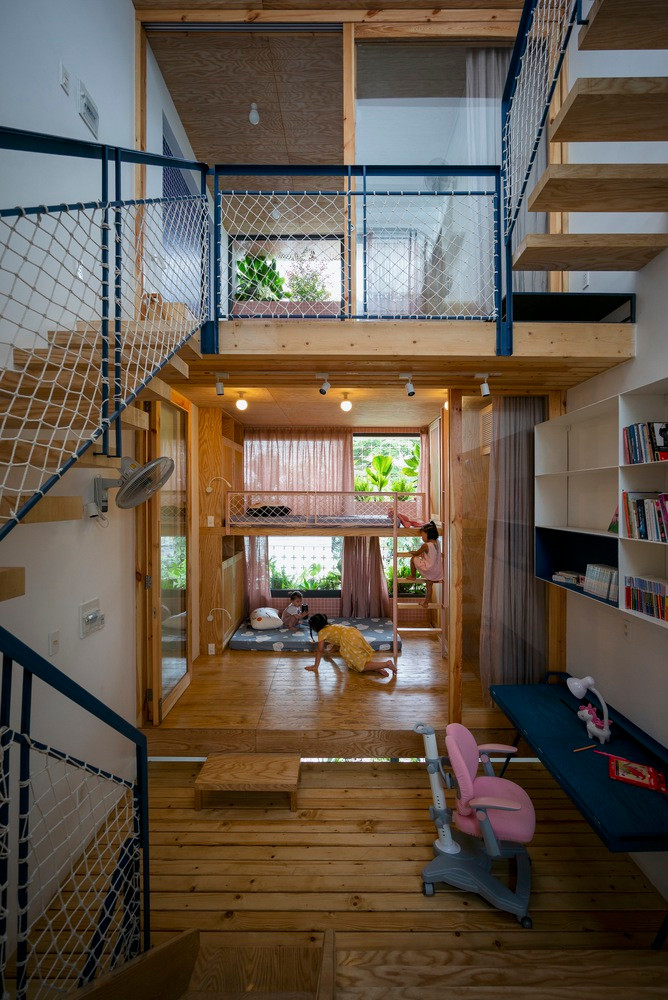 Hạn chế về diện tích nên kết cấu ngôi nhà phát triển về chiều cao để đảm bảo nhu cầu về công năng sử dụng.