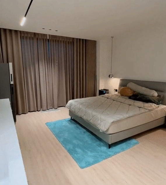 Căn nhà của Hoa hậu Khánh Vân tọa lạc tại trung tâm TP HCM, có 7 phòng ngủ và 3 toilet.