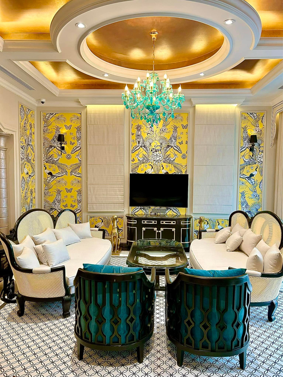 Biệt thự đơn lập gồm 3 tầng, 3 phòng ngủ với nhiều phòng chức năng khác.