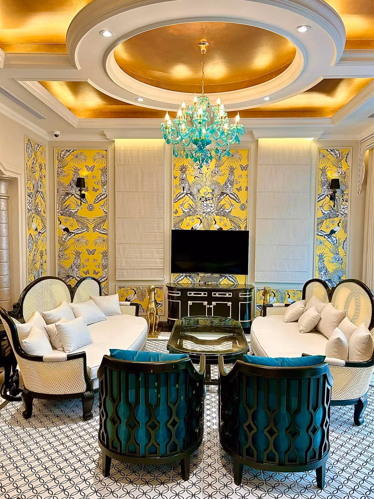 Biệt thự đơn lập gồm 3 tầng, 3 phòng ngủ với nhiều phòng chức năng khác.