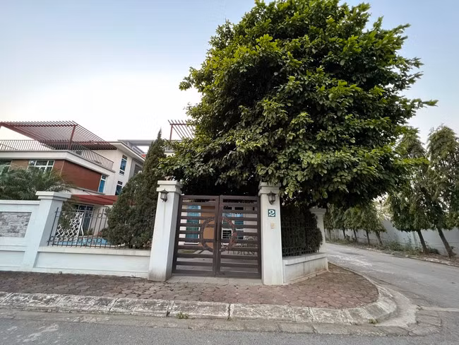 Đây là ngôi nhà đã gắn bó với HLV Park Hang-seo suốt 5 năm qua tại Việt Nam. Ảnh: Vlog Minh Hải.