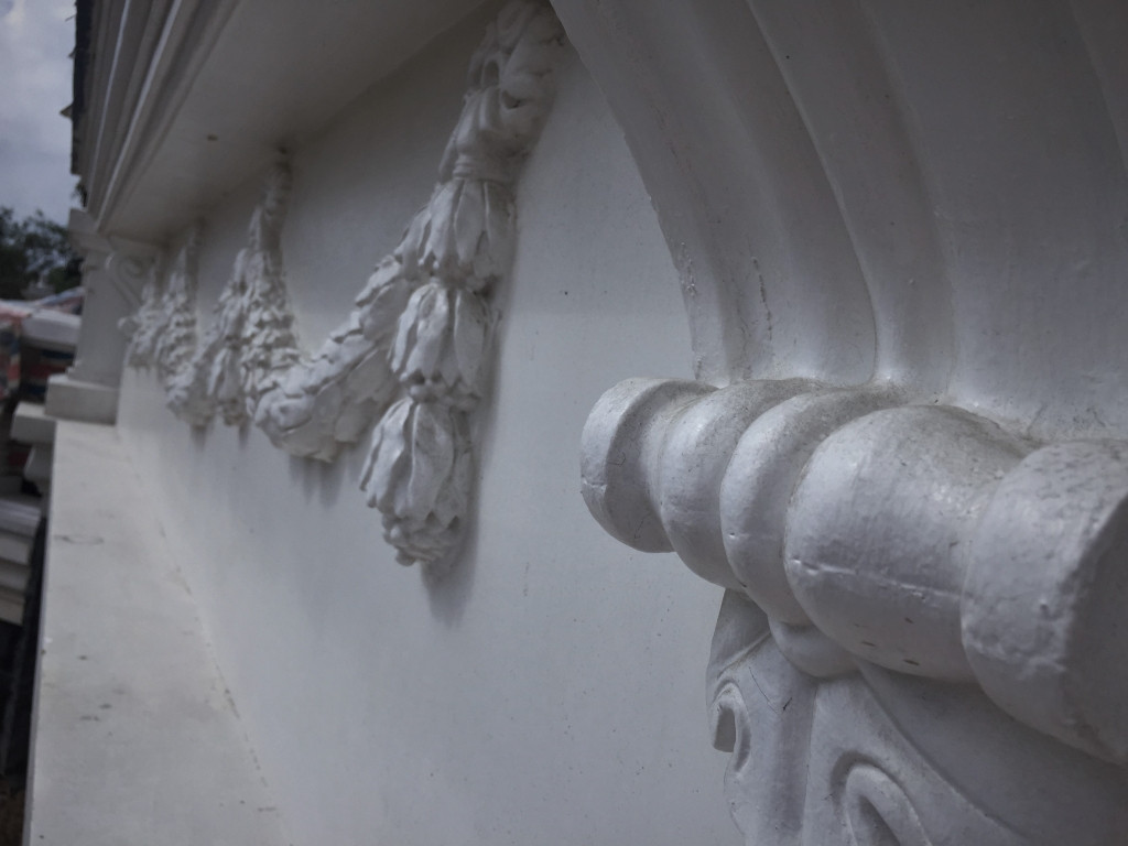 Điểm nhấn trên tường nhà tỉ mỉ và đẹp mắt. Ảnh: Doanh nghiệp &amp; Kinh doanh