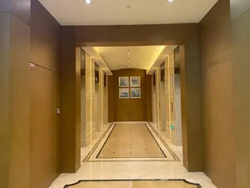 Khi chuyển thành khu chung cư, nhiều chủ nhà chia những căn hộ lớn này thành nhiều phòng nhỏ hơn để gia tăng tiền cho thuê. Ảnh: Mandynews