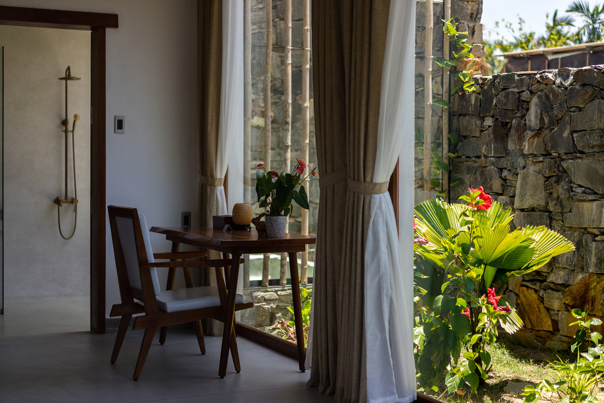 Tất cả các chức năng được sắp xếp theo chiều dọc để dễ dàng thay đổi công năng khi mực nước dâng cao trong mùa lũ.