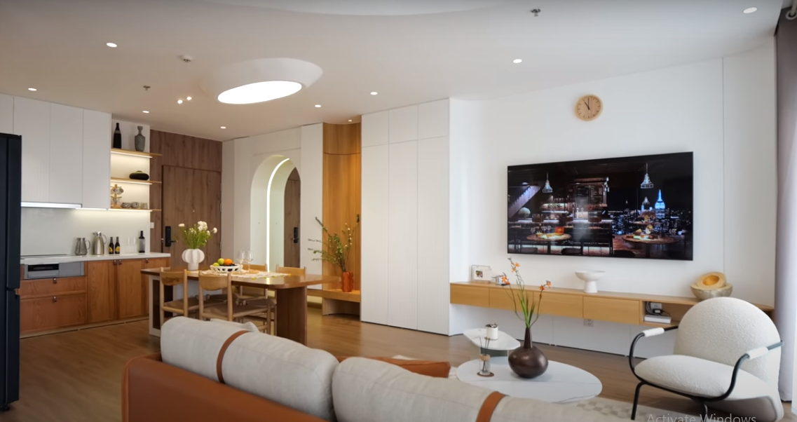 Mới đây, kênh YouTube NhaF giới thiệu một căn hộ tại khu đô thị Ecopark (Hưng Yên) chỉ để gia chủ nghỉ ngơi vào dịp cuối tuần.