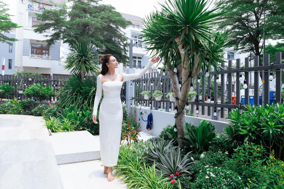 Trên trang cá nhân, diễn viên Ninh Dương Lan Ngọc đăng tải một số hình ảnh căn biệt thự bạc tỷ đã tậu cách đây không lâu.