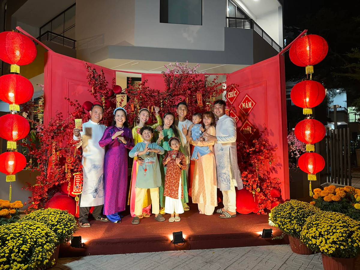 Nữ diễn viên trang hoàng nhà cửa lộng lẫy làm không gian "sống ảo" vào dịp Tết.