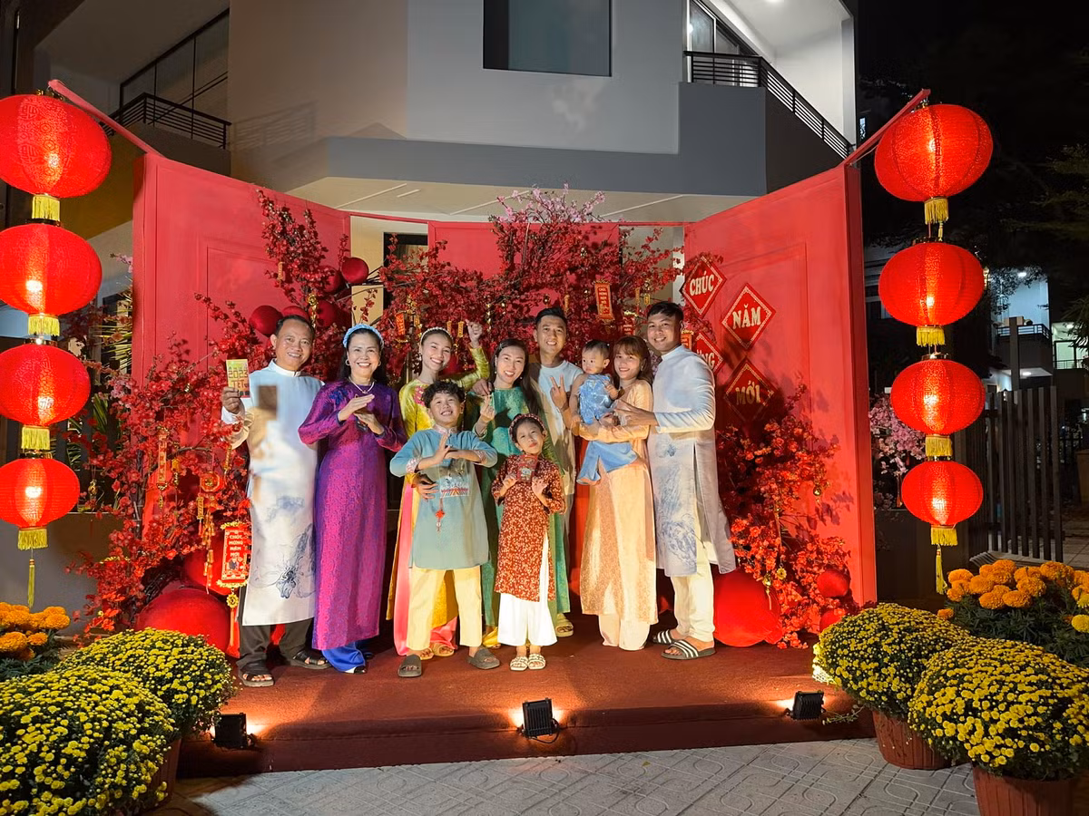 Nữ diễn viên trang hoàng nhà cửa lộng lẫy làm không gian "sống ảo" vào dịp Tết.