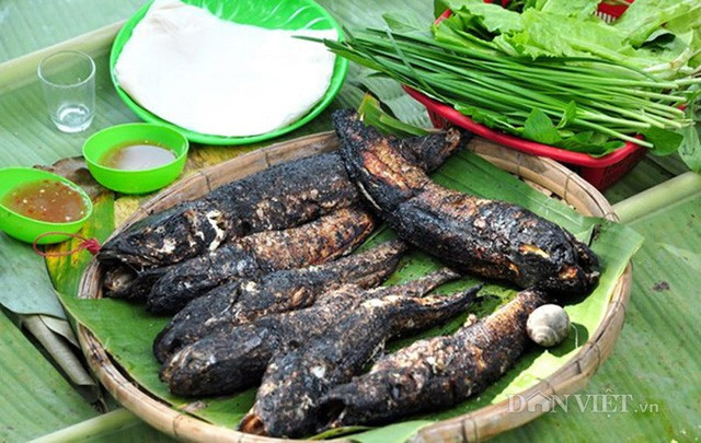 Loài cá này chỉ sống ở vùng hang động ngập nước thuộc xã Ninh Hải và Tổng Trường, huyện Hoa Lư với số lượng hạn chế. Do đó, dù giá 150.000 - 200.000 đồng/kg, khách muốn ăn vẫn phải đặt trước mới có. Ảnh: Dân Việt