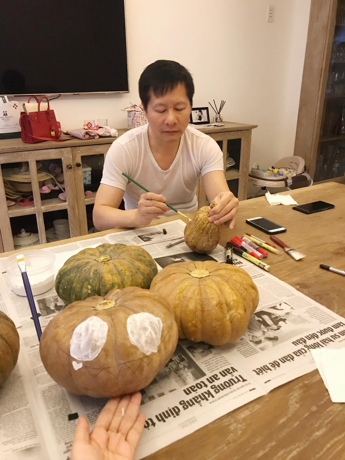 Việc chắt nhặt từng đồng tiền lẻ ngay từ bé đã tạo cho ông sự say mê, ham muốn với làm việc và kiếm tiền.