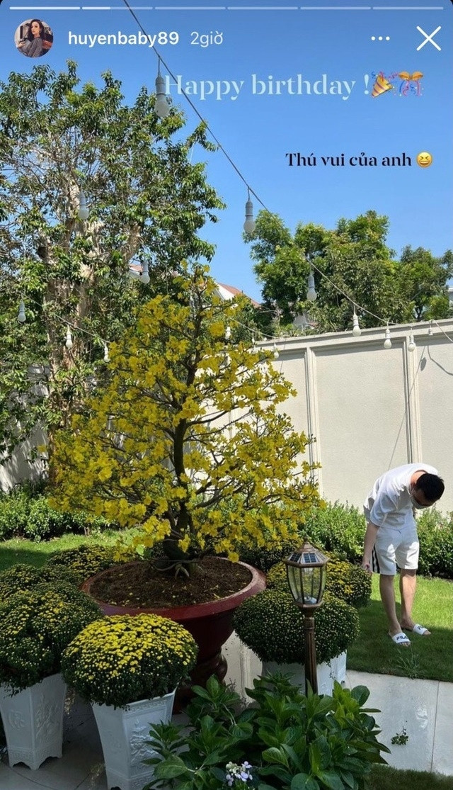 Vào các dịp lễ Tết, chồng Huyền Baby thường chọn loại hoa vợ thích.