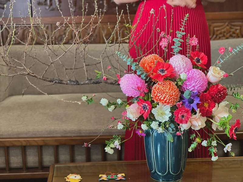 Ngọc Hân thích những loài hoa đặc trưng của ngày Tết như dào, thược dược.