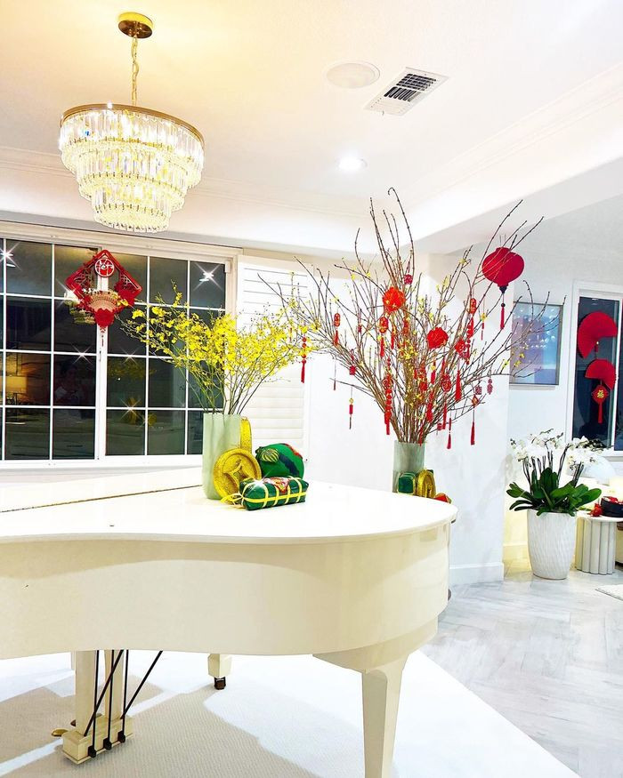 Ở xứ sở cờ hoa, Hoa hậu Phạm Hương cũng trang trí nhà mang đậm hồn cốt Việt. Ảnh: Instagram