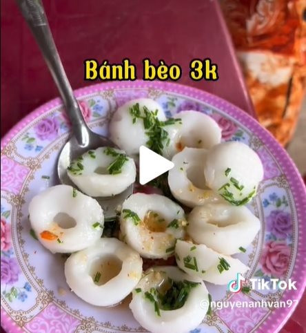 Khu chợ nằm gần các điểm du lịch nổi tiếng như Bãi Xếp, Gành đá đĩa, Hoàng Yến và bắt đầu mở cửa từ 4h sáng.