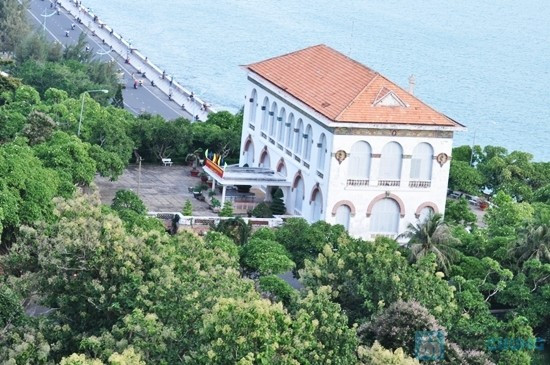 Dinh được sử dụng làm nơi nghỉ mát cho gia đình Bảo Đại từ nằm 1926-1954. Dinh thự này được nhượng lại cho vua Bảo Đại và Hoàng hậu Nam Phương vào năm 1934. Ảnh; Wiki