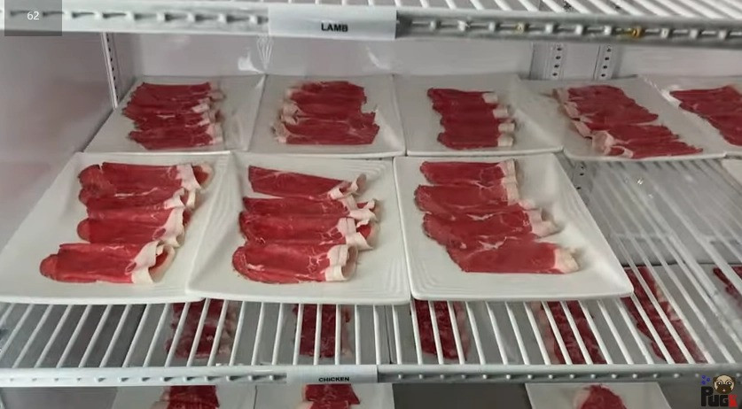 Trong clip có nhiều thực khách dành lời khen cho nhà hàng của Khoa Pug.