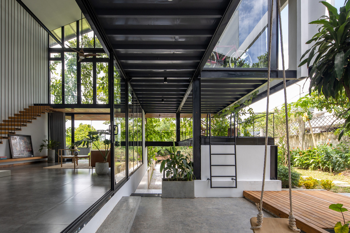 Các góc nhìn xuyên qua nhiều lớp khoảng trống, tạo ra chiều sâu cho không gian.