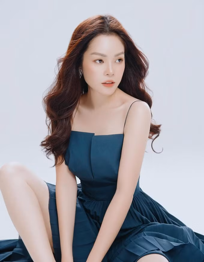 Trước bị tố nợ 6 tỷ, Dương Cẩm Lynh từng khiến nhiều người "ghen tỵ" khi có cuộc sống sang chảnh và sung túc. Nữ diễn viên từng kết hôn với nhà sản xuất phim Việt kiều Phạm Việt Anh Khoa. Thời điểm này, Dương Cẩm Lynh có cuộc sống sung túc như bà hoàng. Ảnh: VTCNews