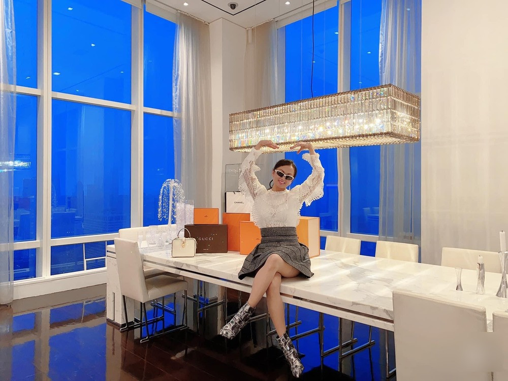 Căn penthouse có 4 phòng trong đó có 12 phòng ngủ, 16 phòng tắm. Ảnh: FBNV