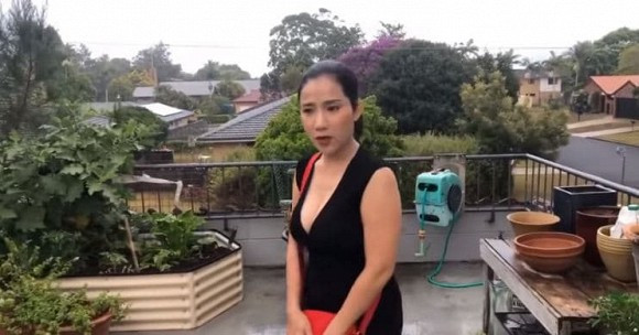 Sân thượng được tận dụng để trồng cây. Ảnh: chụp màn hình