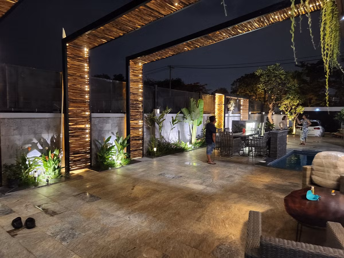 Nam ca sĩ chú trọng thiết kế cảnh quan, đặc biệt là khu vực sinh hoạt chung để ngôi nhà tiện nghi như khu nghỉ dưỡng.