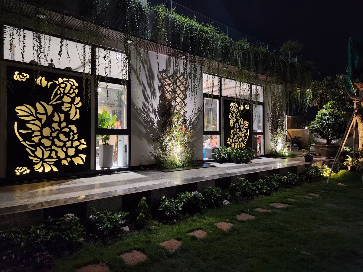 Theo tiết lộ, biệt thự của Quách Thành Danh có giá khoảng 30 tỷ đồng, trong đó chi phí xây dựng là 10 tỷ đồng.