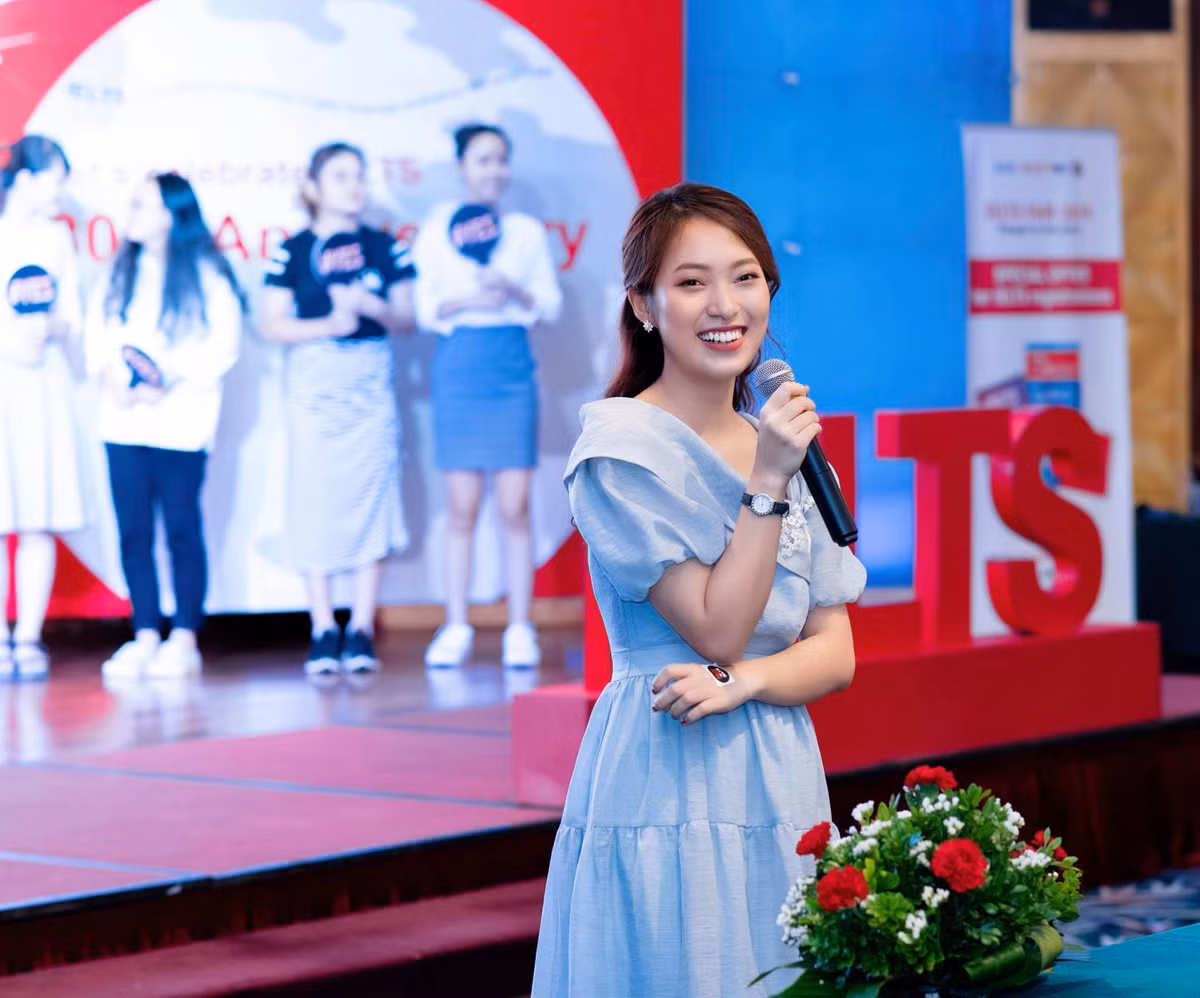 Ngoài ra, Khánh Vy còn cộng tác với nhãn hàng, làm KOL quảng cáo, viết sách, đầu tư bất động sản và chứng khoán... Ảnh: Vietnamnet