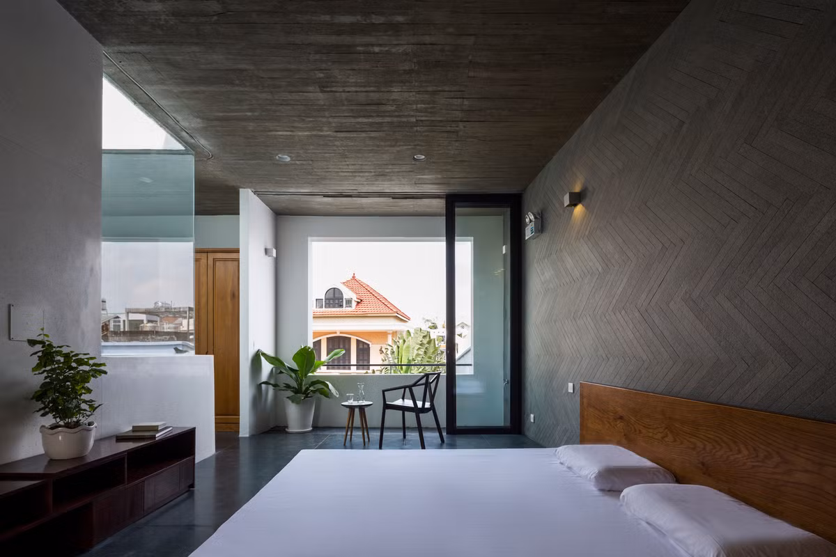 Phòng ngủ đơn giản và thoáng đãng. Nguồn ảnh: Hiroyuki Oki