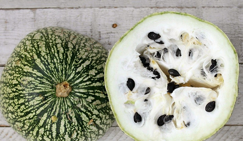 Tuy nhiên, nhiều năm trở lại đây, hạt bí mèo đen được rất nhiều chị em ở các thành phố lớn "săn lùng" mỗi dịp Tết đến. Ảnh: Dân Việt